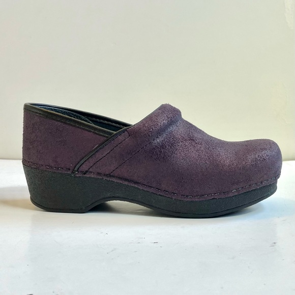 Dansko Shoes - NWOT Dansko Shiny Suede NWOT Purple Leather Crepe Clog Shoe EUR 38 US 8